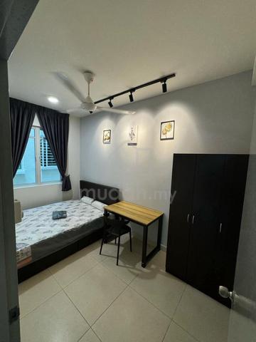 [Mix Unit] Medium / Small Room for Rent @ Damansara Damai 1