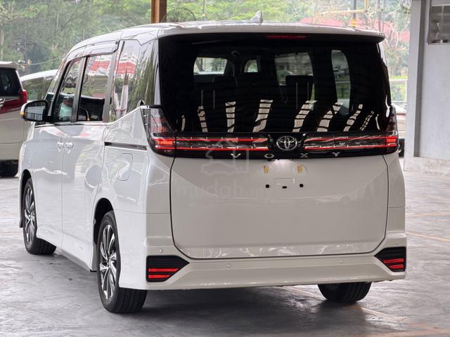 2022 Toyota VOXY 2.0 S-Z (A) - 2
