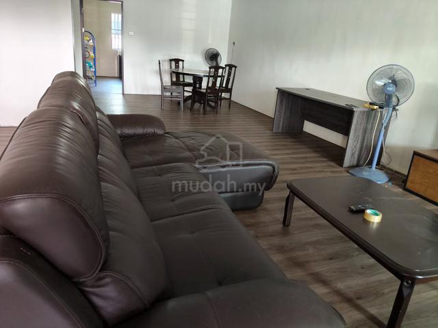 Big nice double storey terr fully furnished 1