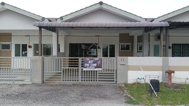 Rumah sewa berawning depan padang murah sitiawan manjung 1