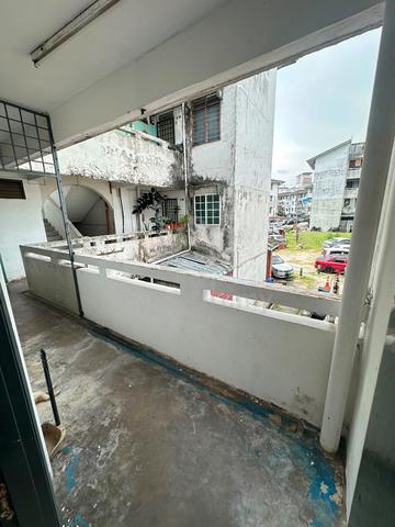 Flat Taman Perling 1
