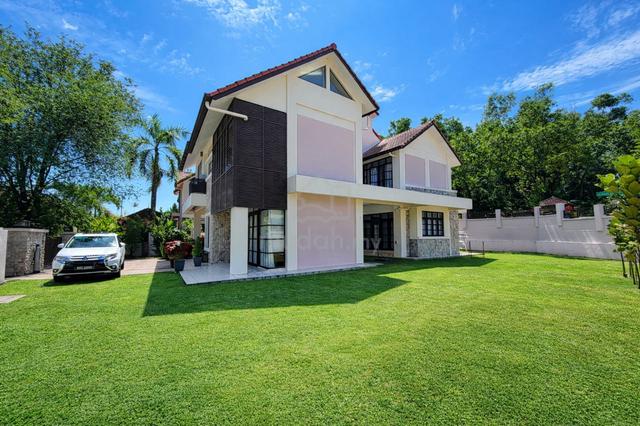 BELOW MARKET!! Corner Lot Bungalow, Bidai Residence, Bukit Jelutong 1
