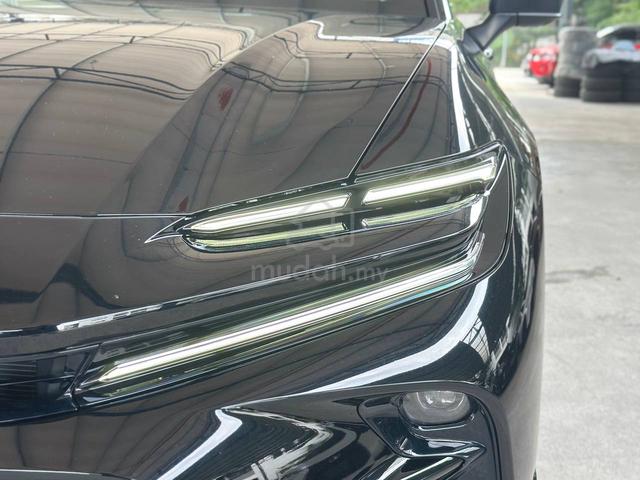 Toyota Crown Sport Z *Pan roof / Grade 4.5* - 3