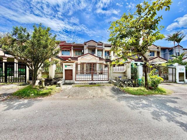 Double Stroey Terrace House Mayfair Dellia USJ 22 Subang Jaya Selangor 1