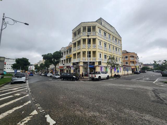 FACING MAIN ROAD CORNER Lift 4 Storey Shop Lot Presint 15 Putrajaya 1