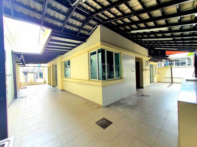 Kemuning Residence Beautiful Three Storey Semi Detached For Sale 1