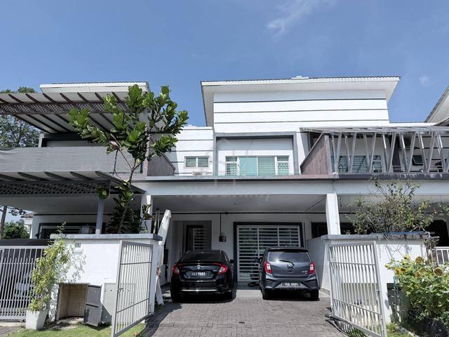 Double Storey Diamond Garden @ Dengkil PARTLY FURNISHED FREEHOLD 1