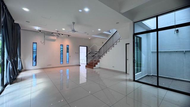 Adda Heights Grey Stone Double Storey Cluster House Bandar Dato Onn 1