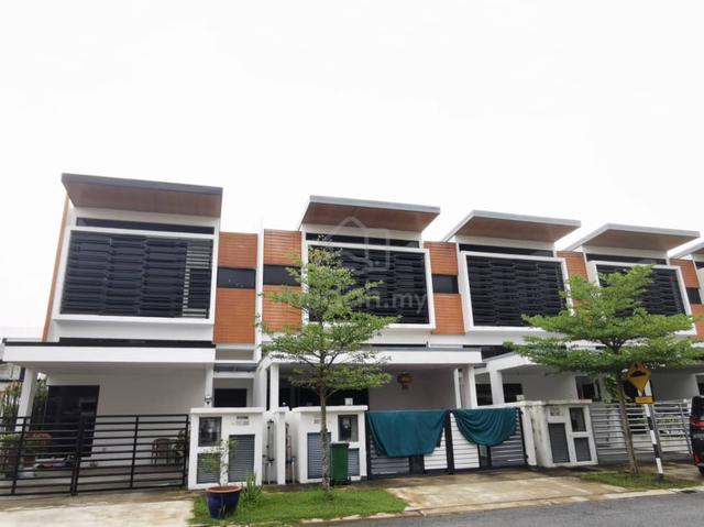 2.5 Storey Intermediate (Renovated Beautiful) TTDI Grove Iris Kajang 1