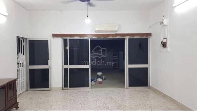 opposite MUAR bakri MCD Muar- Single Storey semi-D house for rent 1