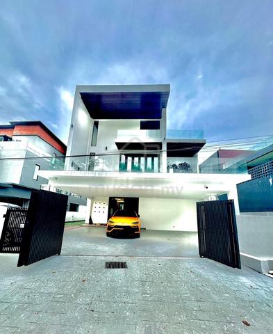 BEAUTIFUL Bungalow 3 Storey with pool Country Height Kajang Selangor 1