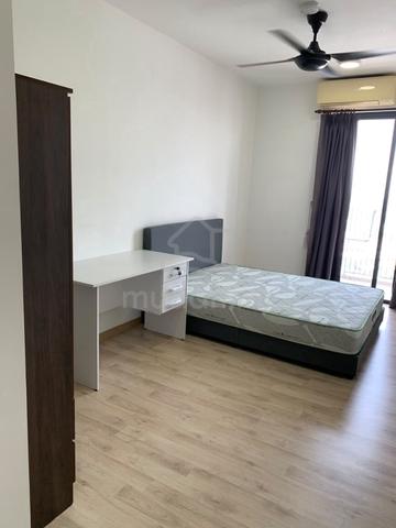 Emporis (Kota Damansara) 1