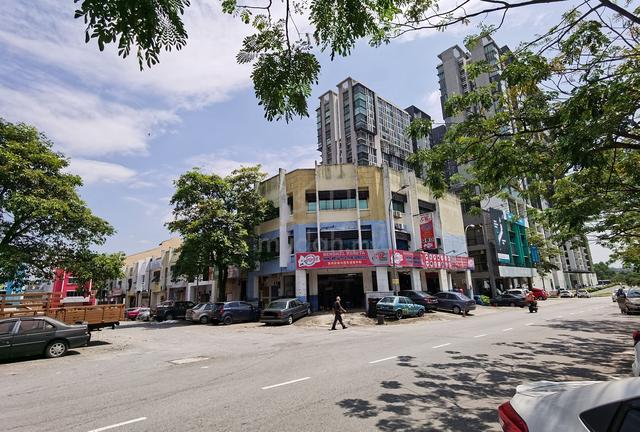 Corner shop office, Level 2, Bandar Putra Permai, Equine Park 1