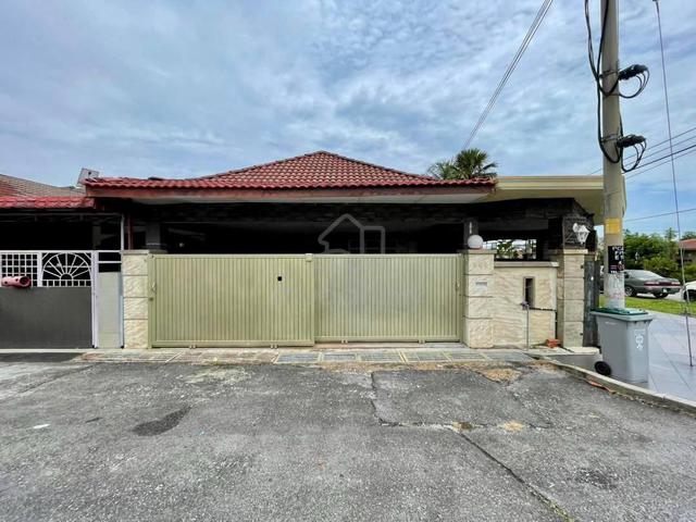 Tama Panchor Jaya Paroi Corner Lot Single Storey full Renovated 1