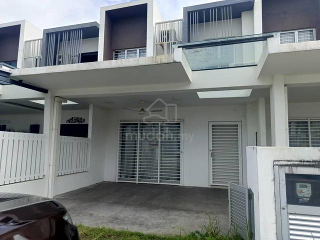 [4 ROOMS & PARTIAL FURNISHED] DOUBLE SToREY CASAVIEW NEAR CYBERJAYA 1