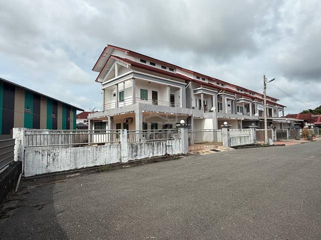 Double Storey Terrace Corner House for Sale at Taman Tunku Miri 1