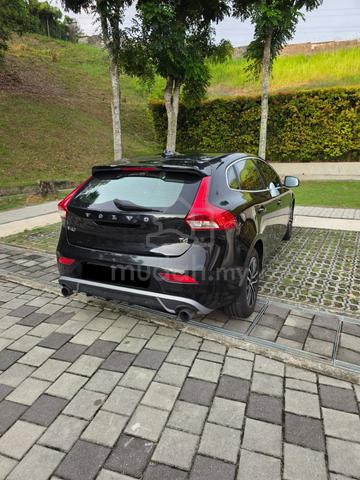 2018 Volvo V40 2.0 T4 (A) - 2