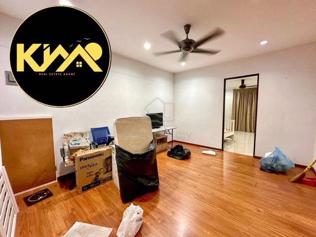 DELIMA Greenlane 2sty Terrace House 2000sf 2CP 4R 3B Solar Panel 1