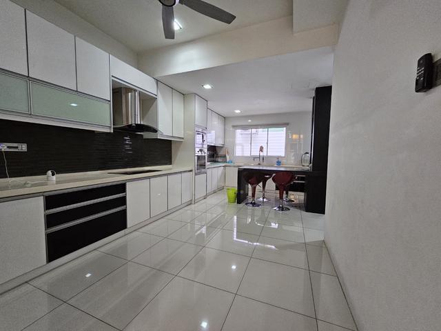 2storey terrace corner Kemuning (Nicely renovated Must View) 3