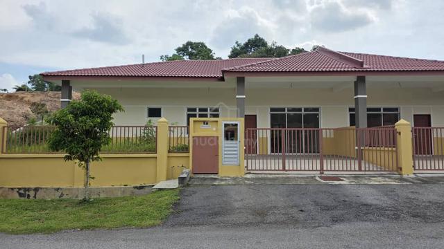 CORNER LOT Single Storey SEMI D Bandar Baru Salak Tinggi Sepang 1