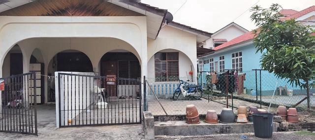 Rumah Sewa Kampung Tersusun Sungai Ara 1