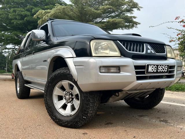 2005 Mitsubishi Storm 2.8 (A) Turbo Diesel 4x4 - 1