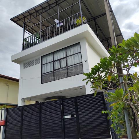 3 Storey Bungalow ( Homestay Business ) 1