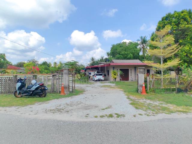 Rumah BANGLO 2600KPS TANAH 0.59EKAR KG PAGAR BESI BATU RAKIT K.NERUS 1