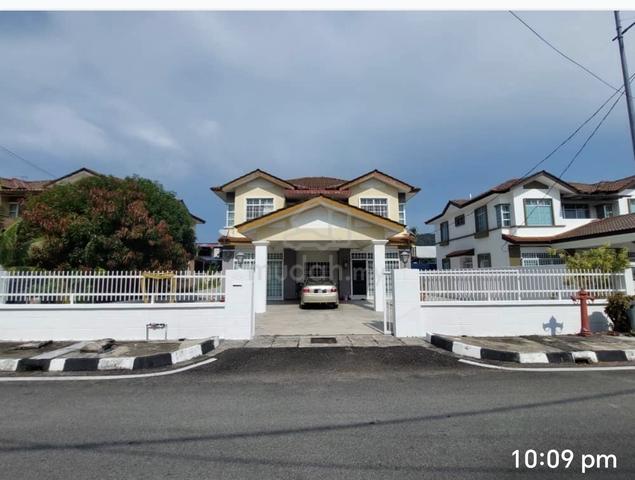 Bungalow Double storey partially furnished 1