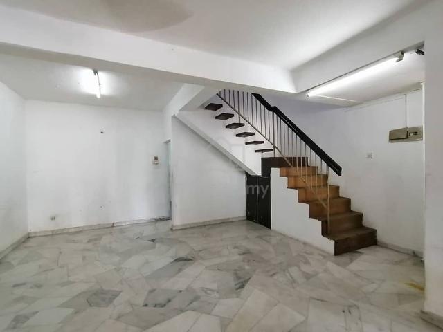 Taman indrawaseh @2storey terrace house for rent 1