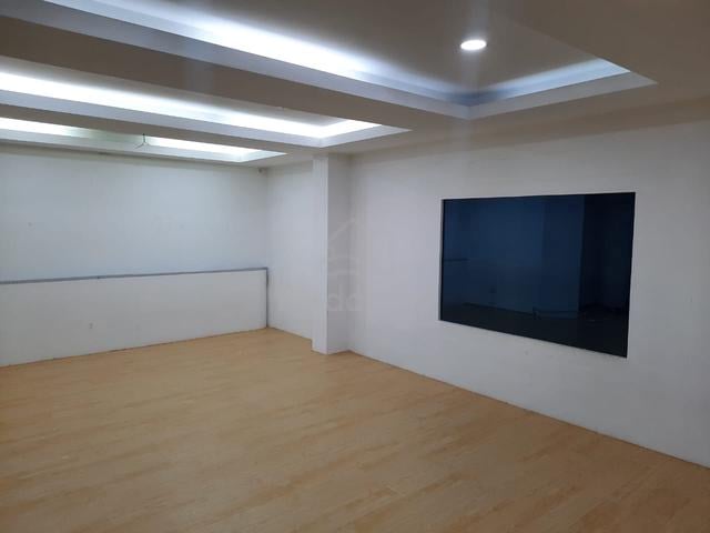 The Strand 4.5sty CORNER Shop Lots For Rent 1