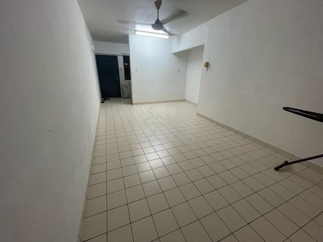 Rumah Pangsa Kayu Ara 1
