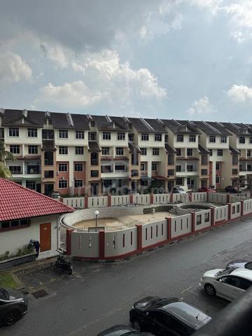 Summer Park Townhouse @ Seri Alam 1