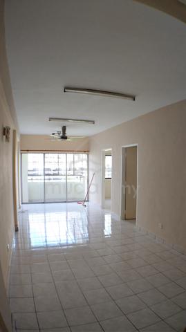 Plaza Sinar Apartment 1