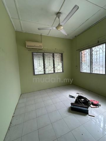 SIngle Storey House 3+1rooms Unfurnished @ Taman Gunung Emas Ulu Tiram 3