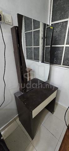 dressing table  - photo 2 of 2