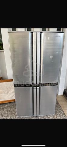 sharp 4doors fridge - photo 2 of 2