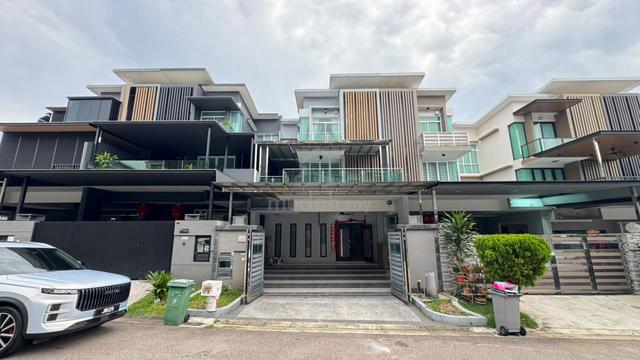 [ Renovated 3 storey Super link terrace house for sale ] 1