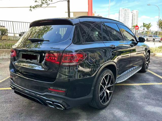 SALES Mercedes Benz GLC 300 2.0 4MATIC AMG F/Servi - 2
