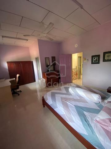 BILIK MASTER PRIVATE FULLY FURNIRSHED-non sharing (rumah bawah teres) 1