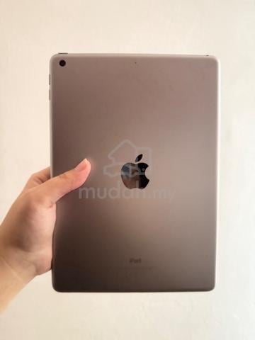 Ipad 6th generation 128gb - photo 3 of 6