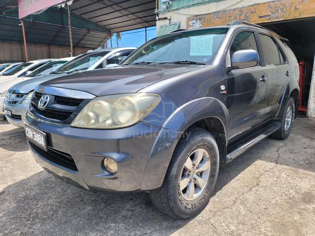 Toyota Fortuner 2.5 diesel 4x4 manual tahun 2006  - 1