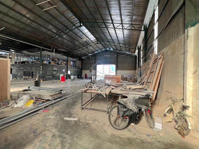 Kampung Baru Sungai Buloh Shared Warehouse Build up 12000sf 250amp 1
