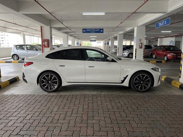 2023 BMW 420i coupe 4 door under Warranty - 3