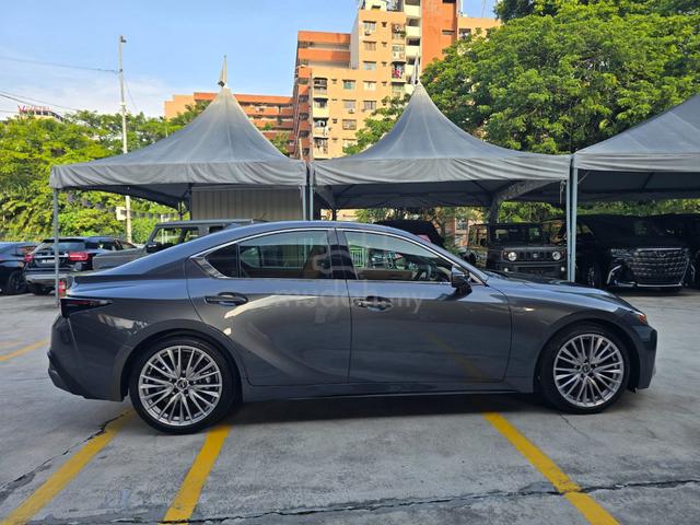 2023 Lexus IS300 2.0 VERSION L Mark Levinson 4.5B - 2