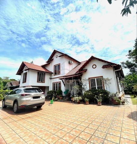 Rumah Pencen Tepi Tasik 1