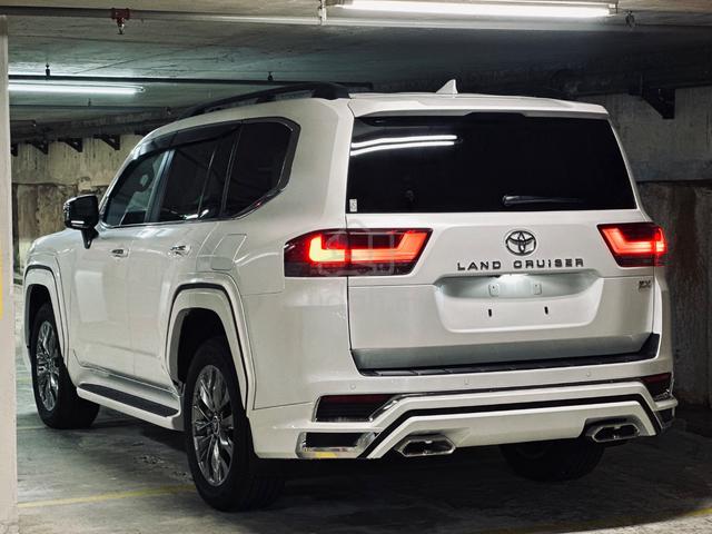2024 LC300 Black Int Toyota LANDCRUISER 3.5 ZX - 2