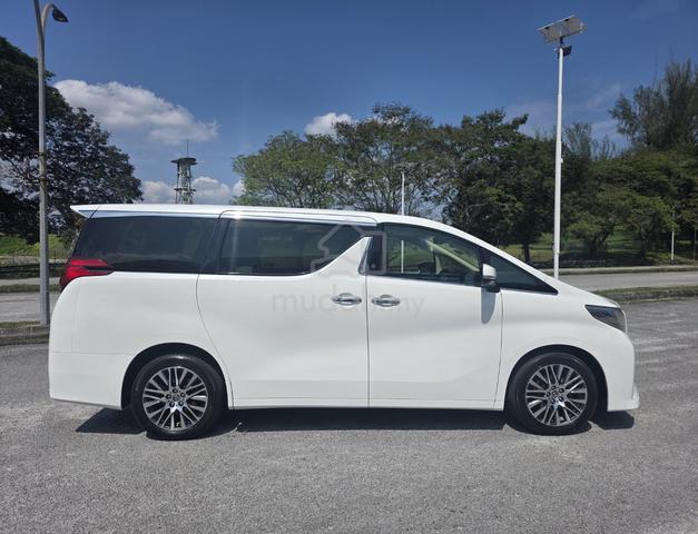 2016 Toyota ALPHARD 3.5 GL SUNROOF LOCAL PILOTSEAT - 3