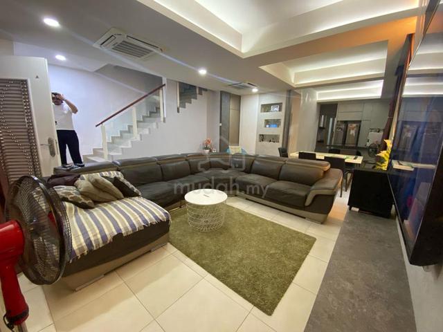 FULLY FURNISHED!!! RENOVATED 2-STOREY END LOT (Bumi lot) |AYER KEROH 1