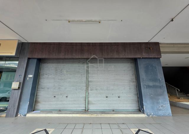 Corner Lot Shop @ Taman Kota Laksamana Jaya For Rent 1